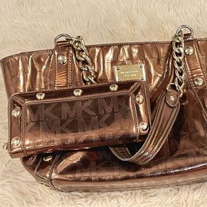RARE Michael Kors Metallic Rose Gold/Copper Purse & Wallet Set Great Condition